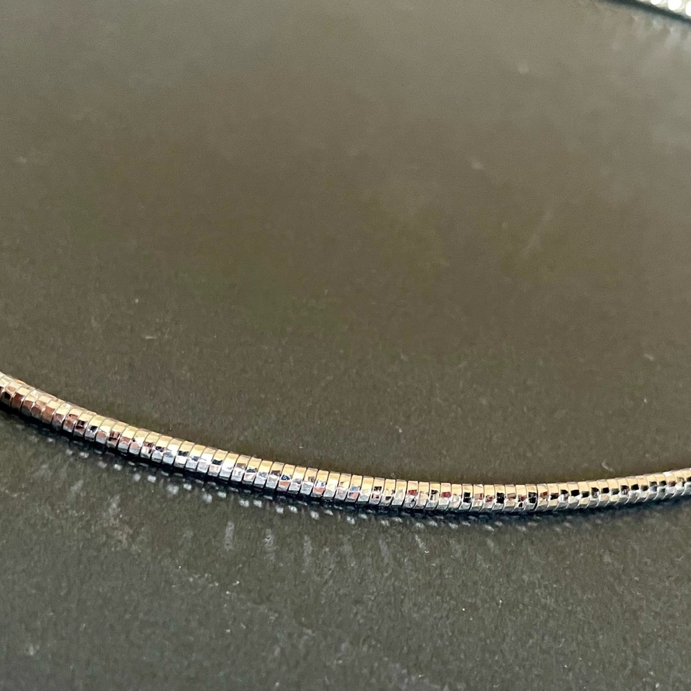 Omega style necklance - Picture 4 of 9